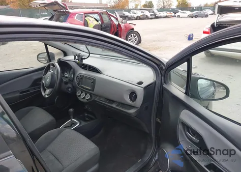 2015 Toyota Yaris Le z USA, uszkodzony, nr VIN VNKKTUD38FA048299